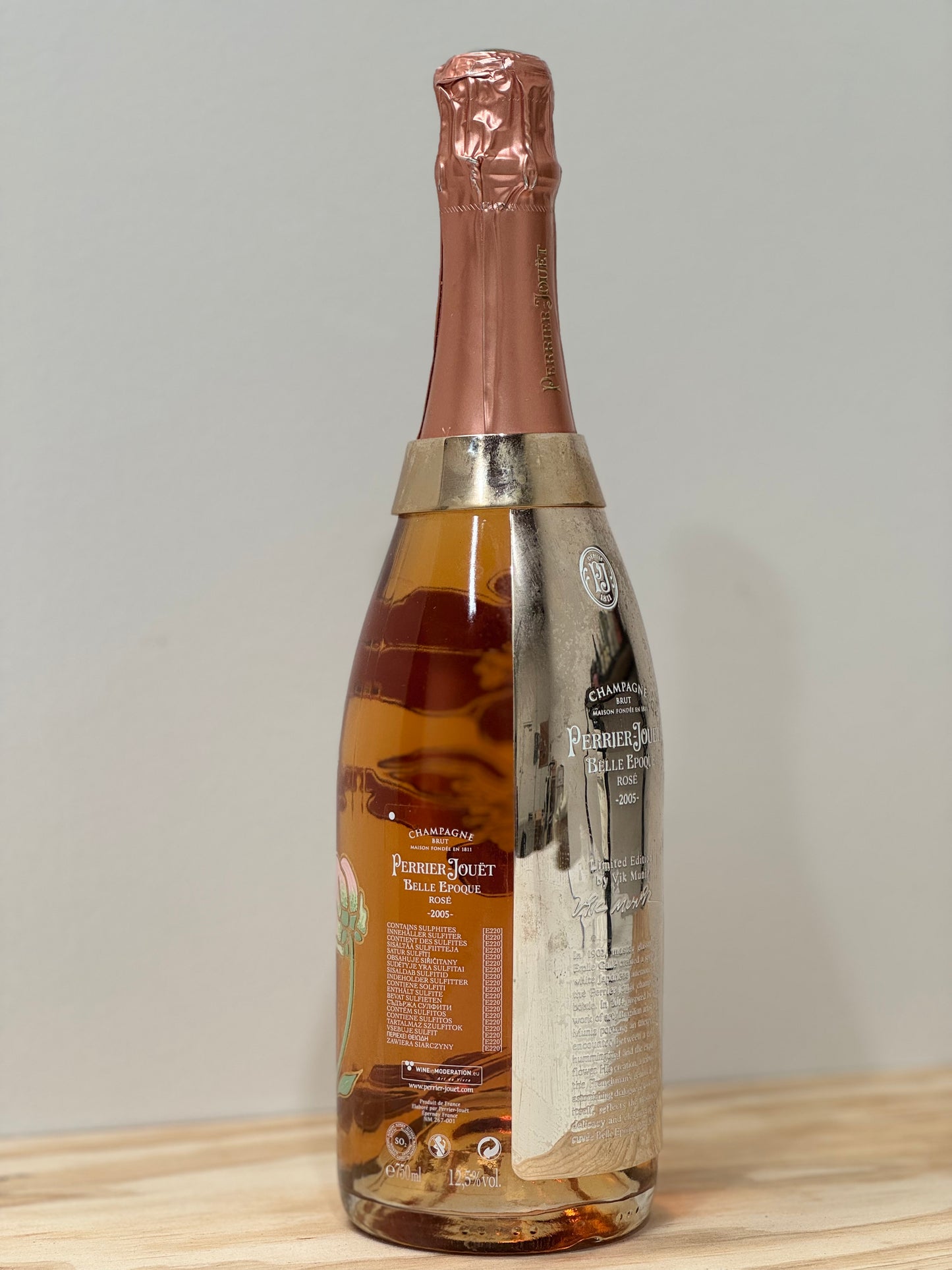 Perrier Jouet Fleur de Champagne Vic Muniz Limited Edition Rose 2005 750ml