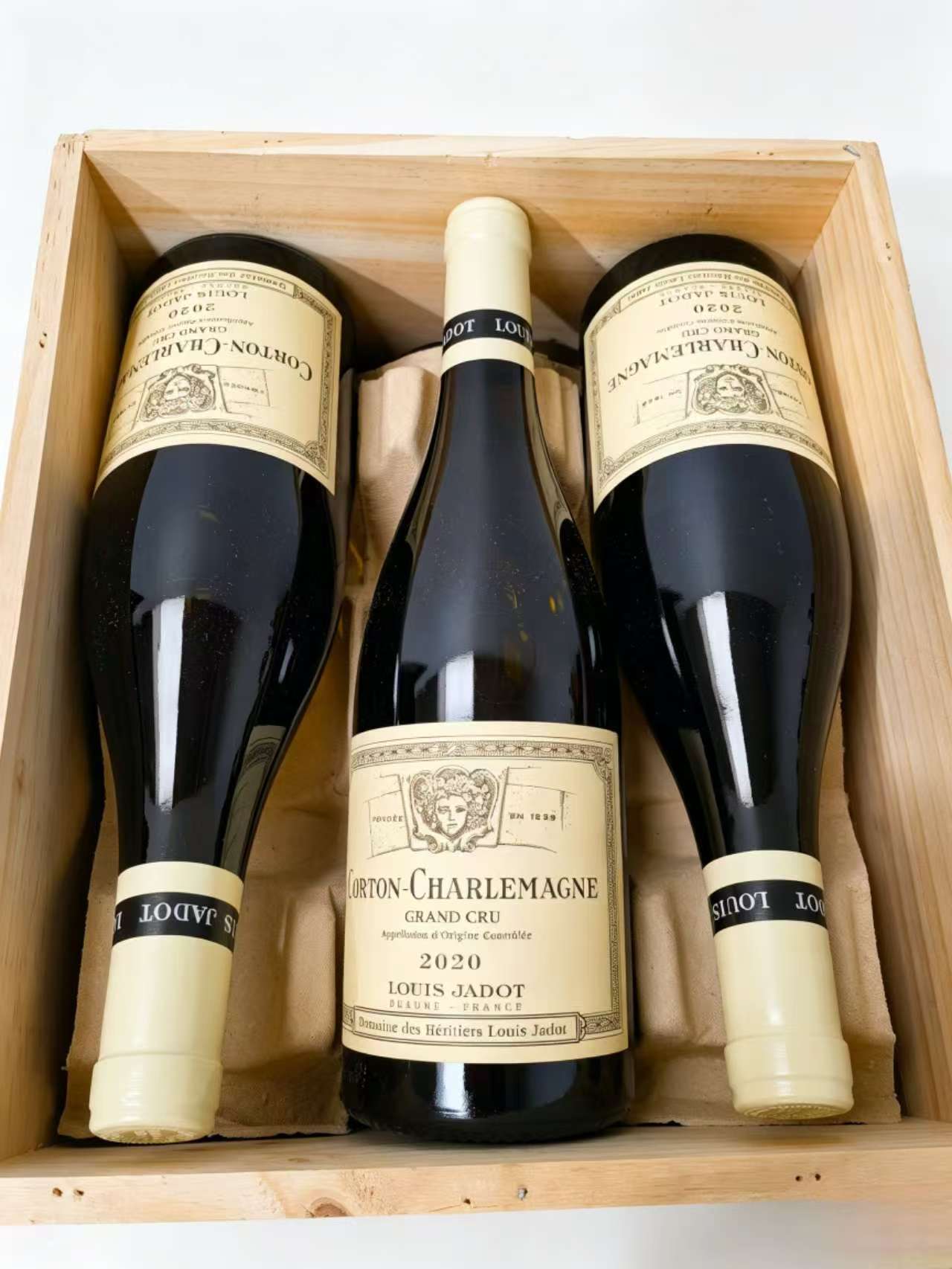 Louis Jadot Corton Charlemagne DOmaine des Heritiers 2020 (750ml)
